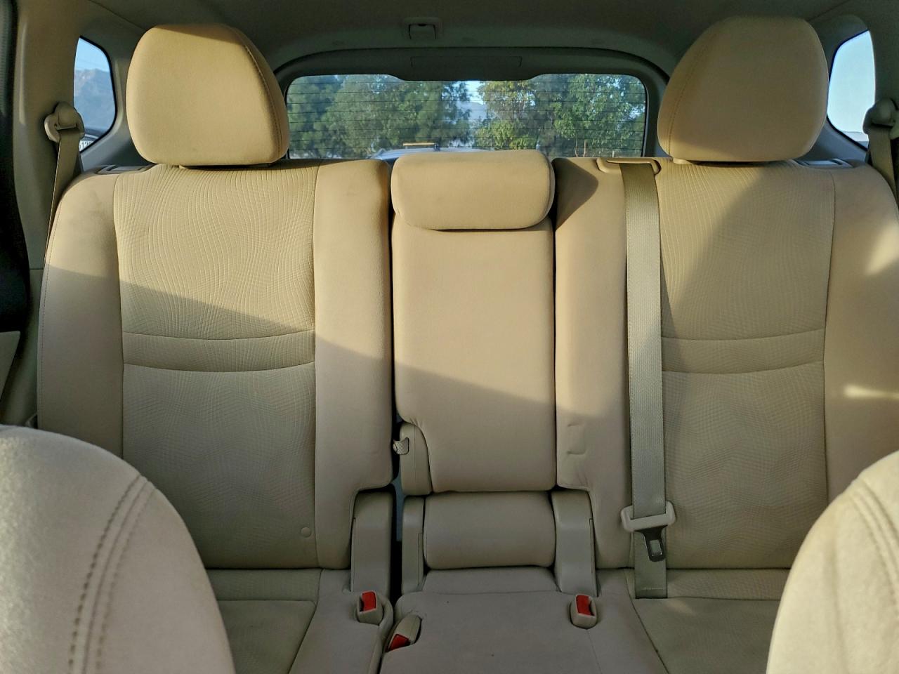 Nissan Rogue S Image 9