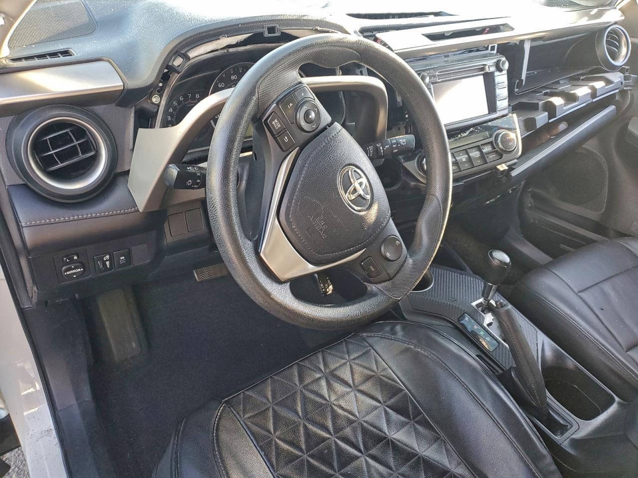 Toyota RAV4 Xle Image 8