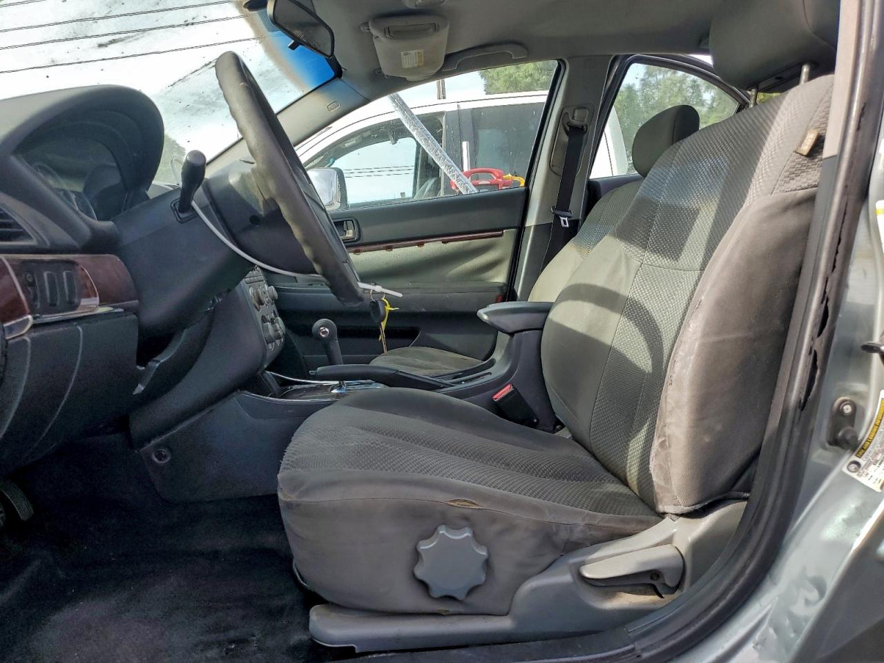 Mitsubishi Galant Es Image 3