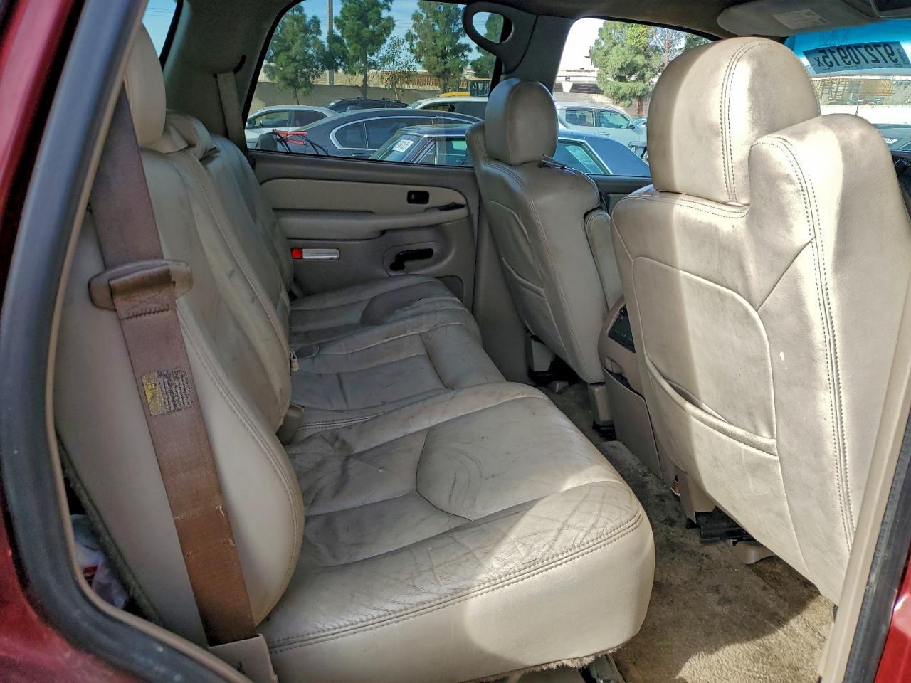 Chevrolet Tahoe C1500 Image 2