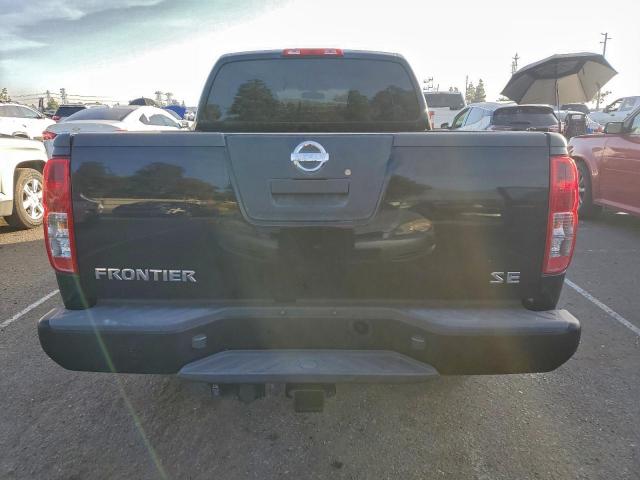 Nissan Frontier Crew Cab Le Image 3