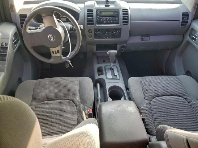 Nissan Frontier Crew Cab Le Image 8