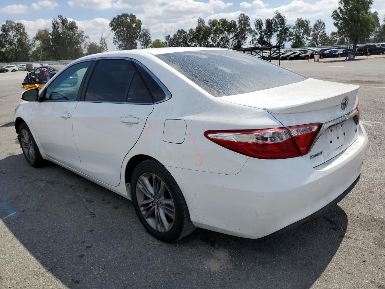 Toyota Camry Le Image 2