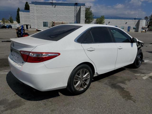 Toyota Camry Le Image 4
