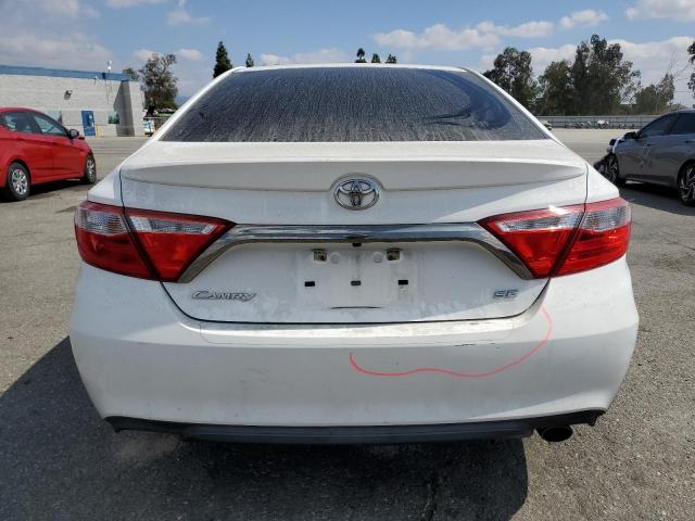 Toyota Camry Le Image 10