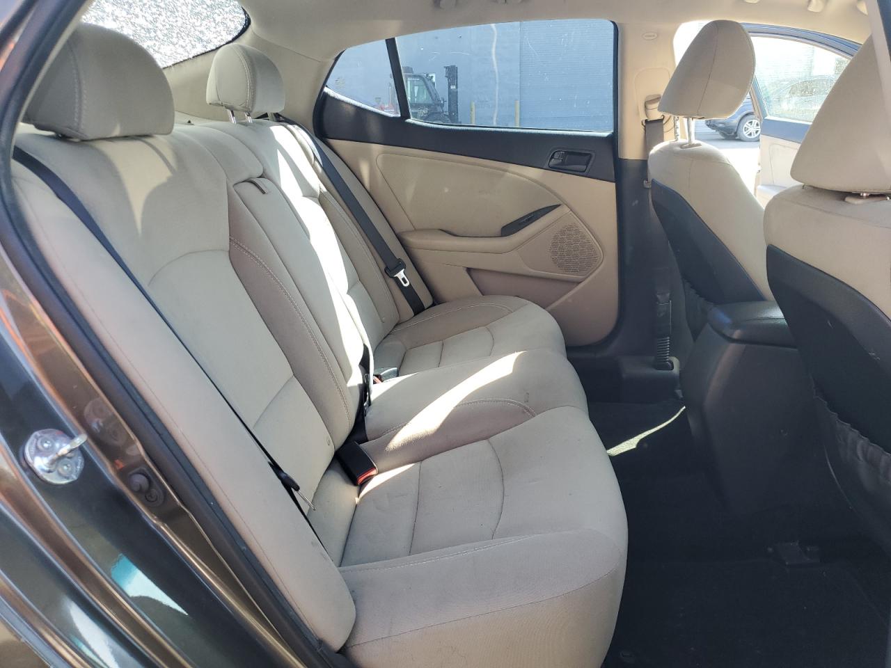 Kia Optima Lx Image 9