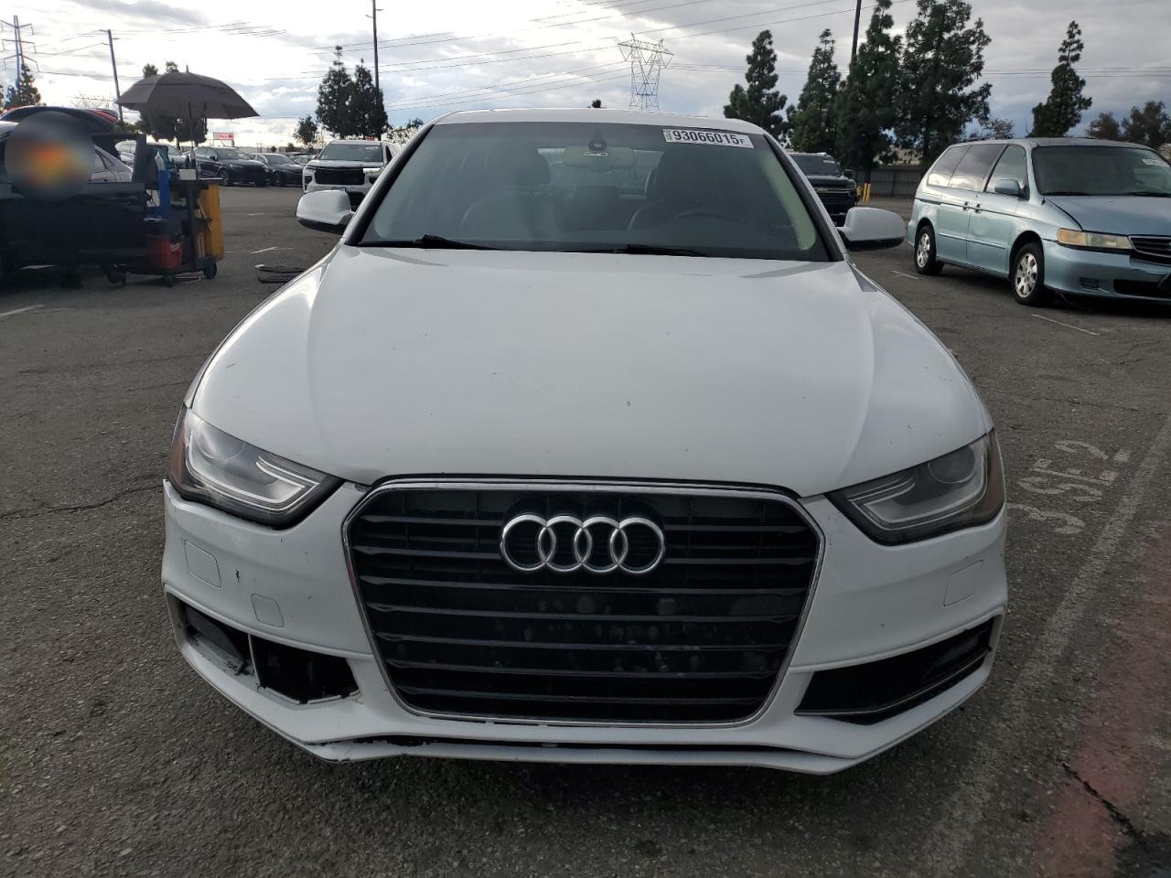 Audi A4 Premium Plus S-line Image 2