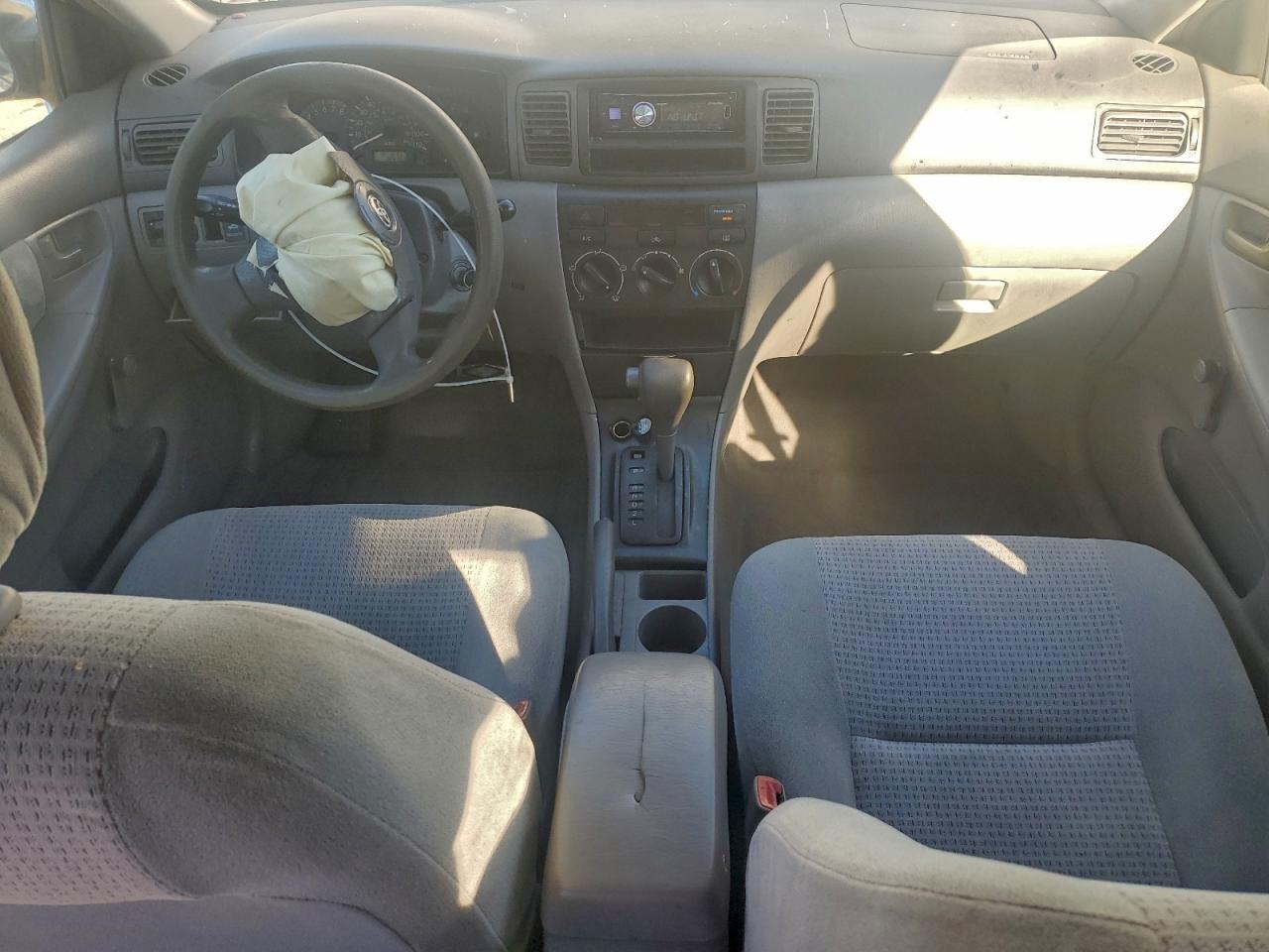 Toyota Corolla Ce Image 6