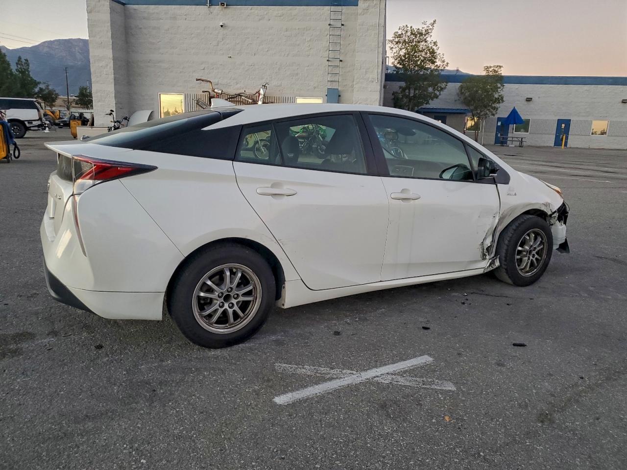 Toyota Prius Image 4