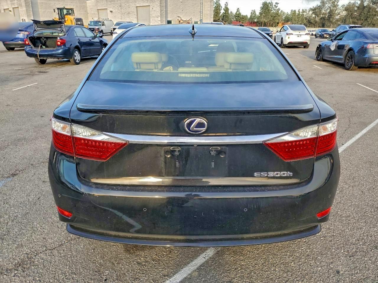 Lexus Es 300h Image 12