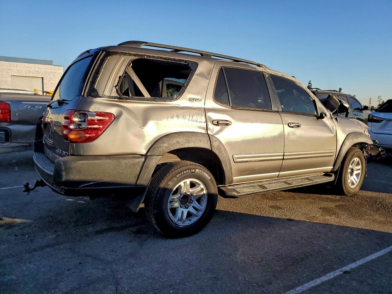Toyota Sequoia Sr5 Image 2
