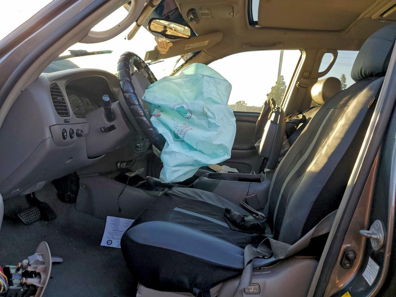 Toyota Sequoia Sr5 Image 8