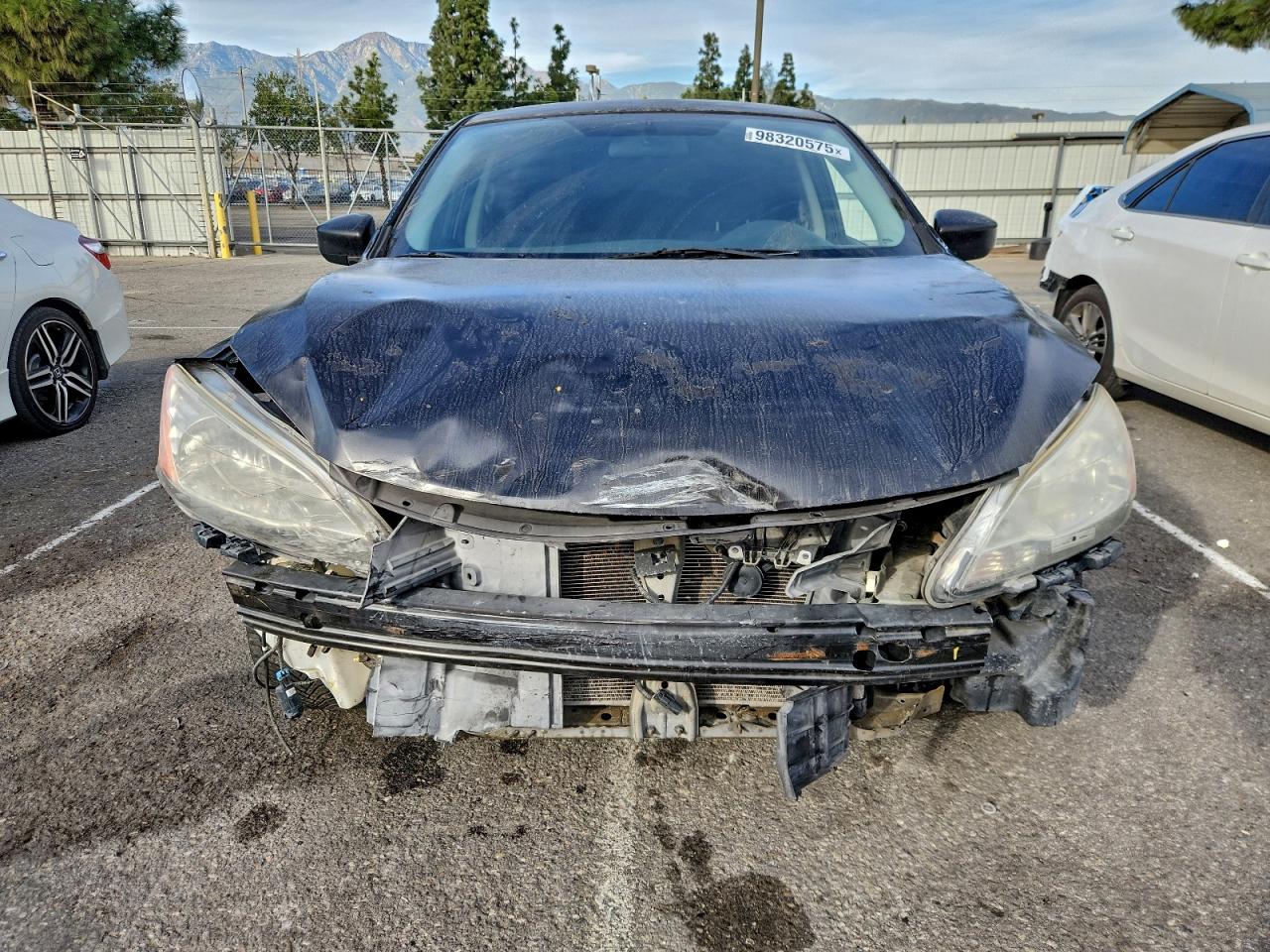 Nissan Sentra S Image 2