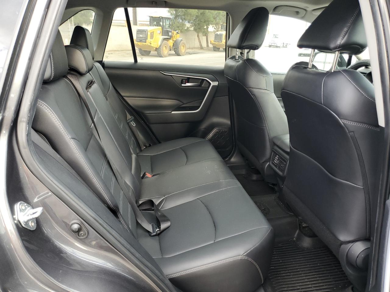 Toyota RAV4 Xle Premium Image 2