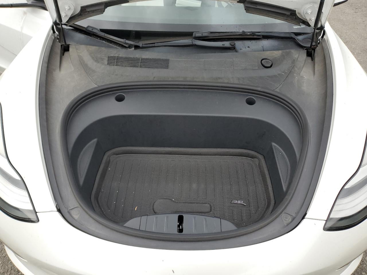 Tesla Model 3 Image 6