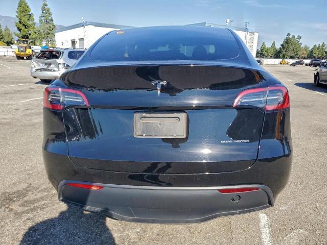 Tesla Model Y Image 2