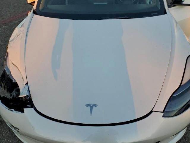 Tesla Model 3 Image 8