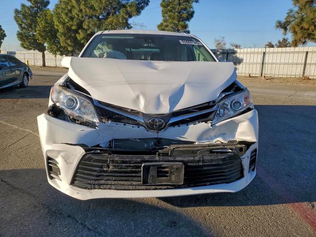 Toyota Sienna Le Image 7