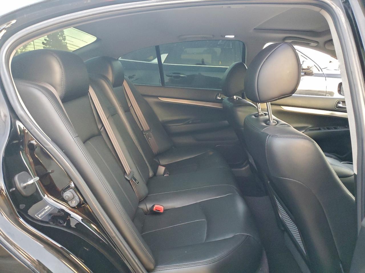 INFINITI Q40 Image 9
