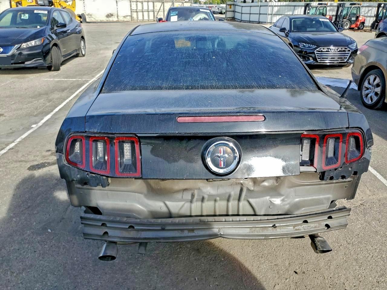 Ford Mustang Image 10