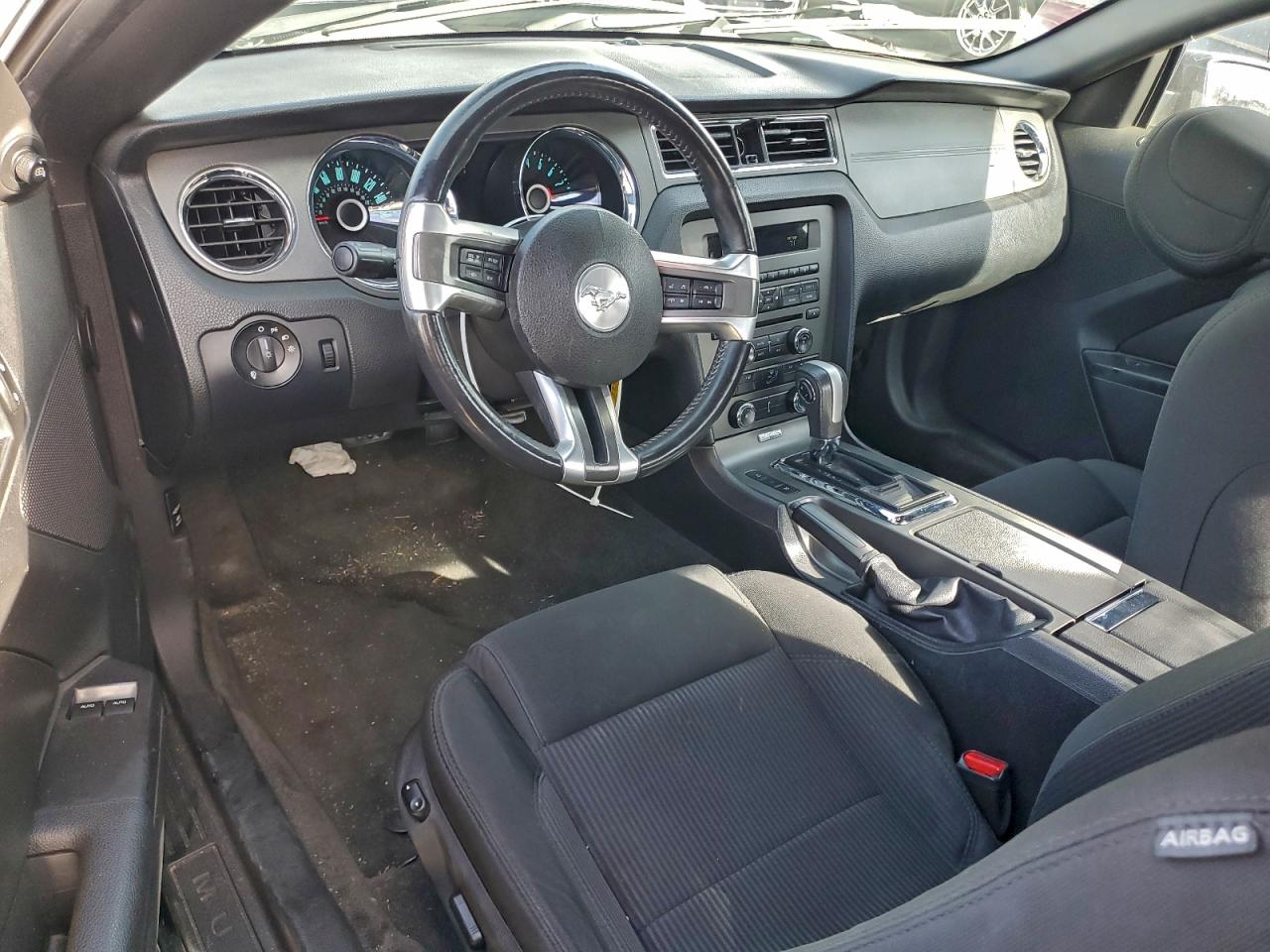 Ford Mustang Image 7