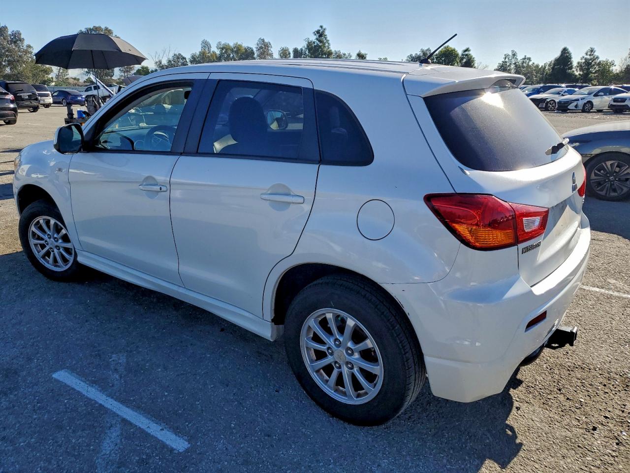 Mitsubishi Outlander Es Image 8