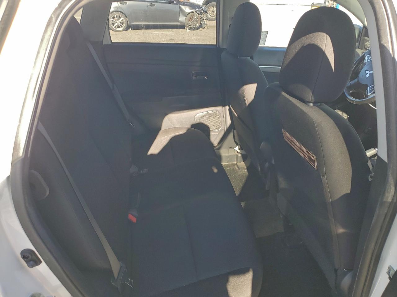 Mitsubishi Outlander Es Image 12