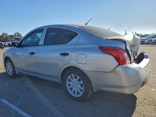 Nissan Versa S Image 2