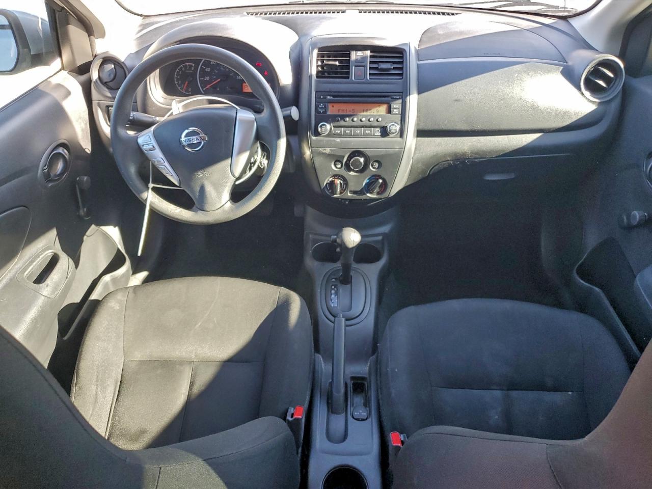 Nissan Versa S Image 9