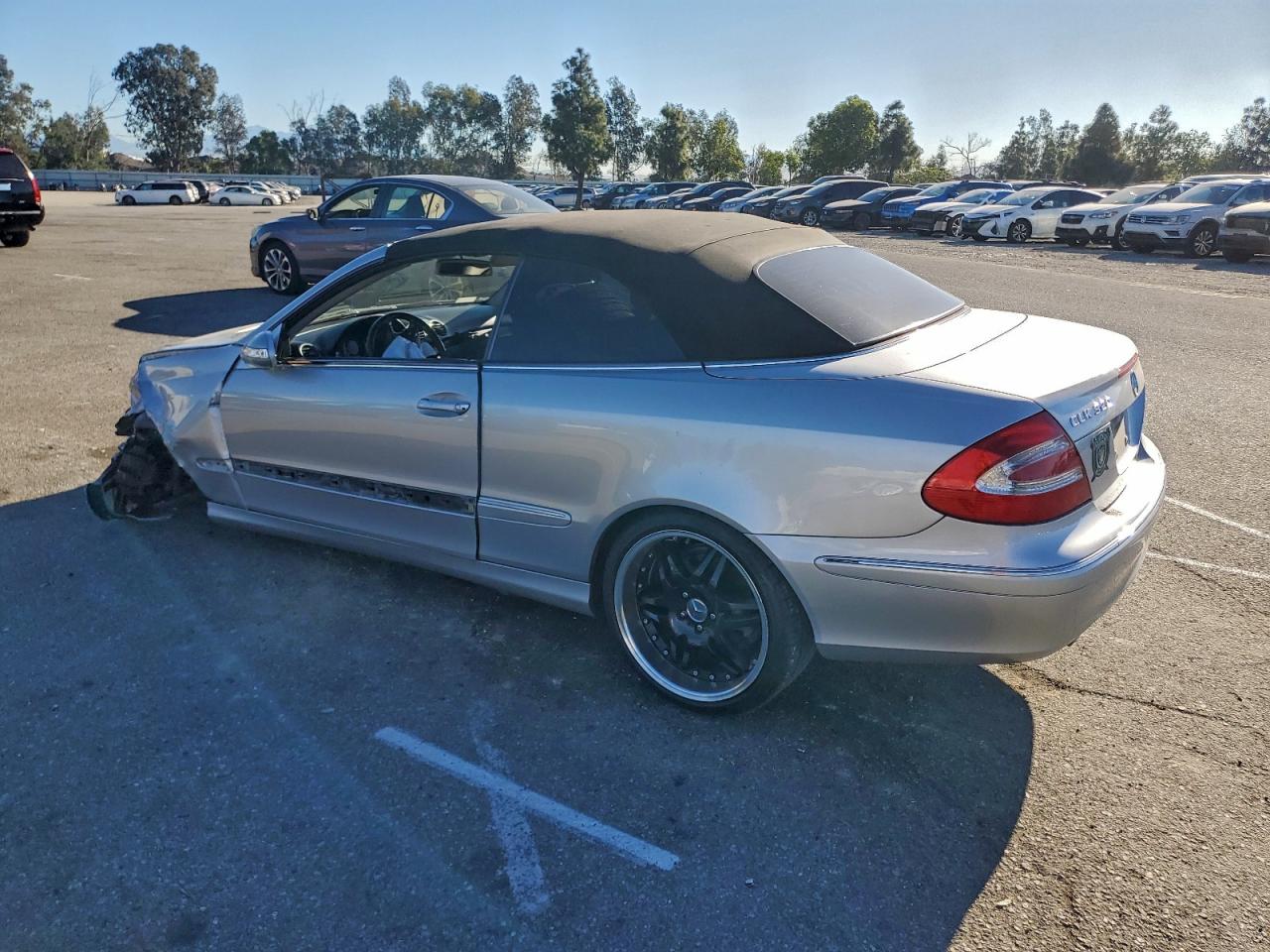 Mercedes-Benz Clk-class 320 Image 6