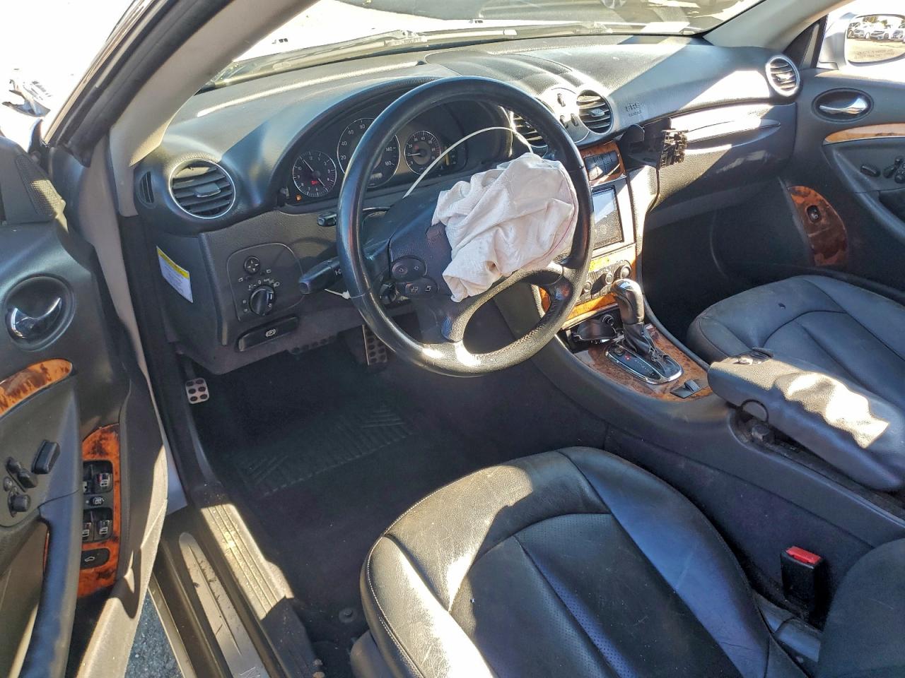 Mercedes-Benz Clk-class 320 Image 7