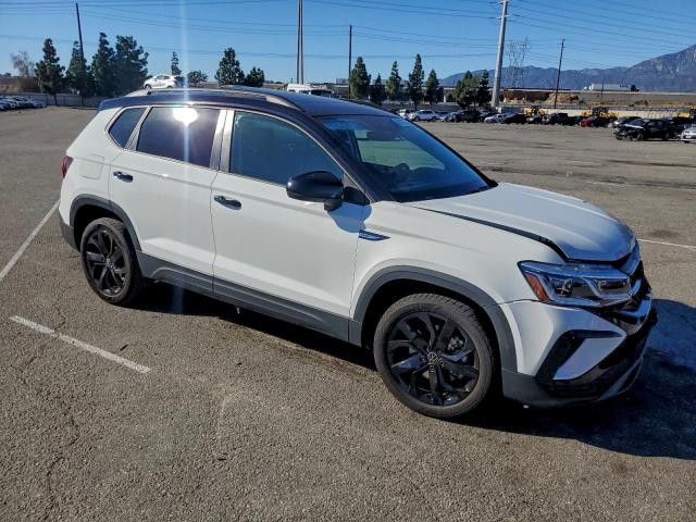 Volkswagen Taos Se Image 10