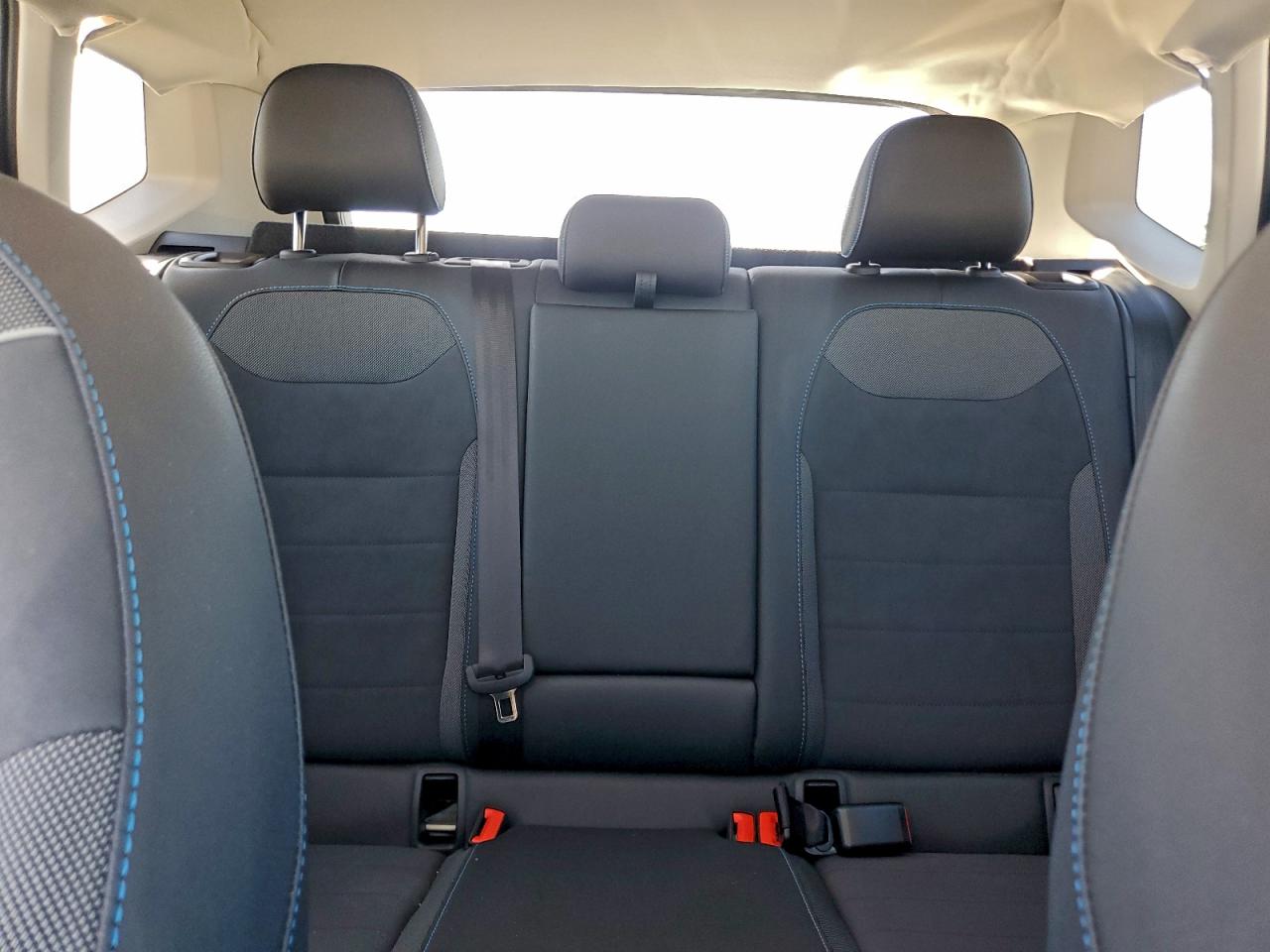 Volkswagen Taos Se Image 9