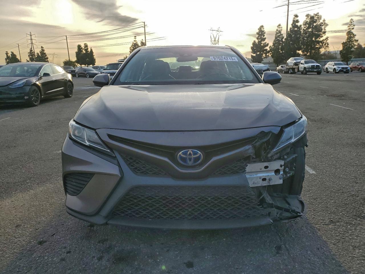 Toyota Camry Hybrid Image 9