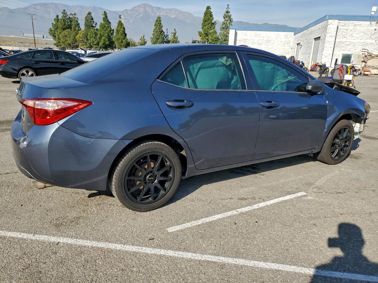 Toyota Corolla L Image 7