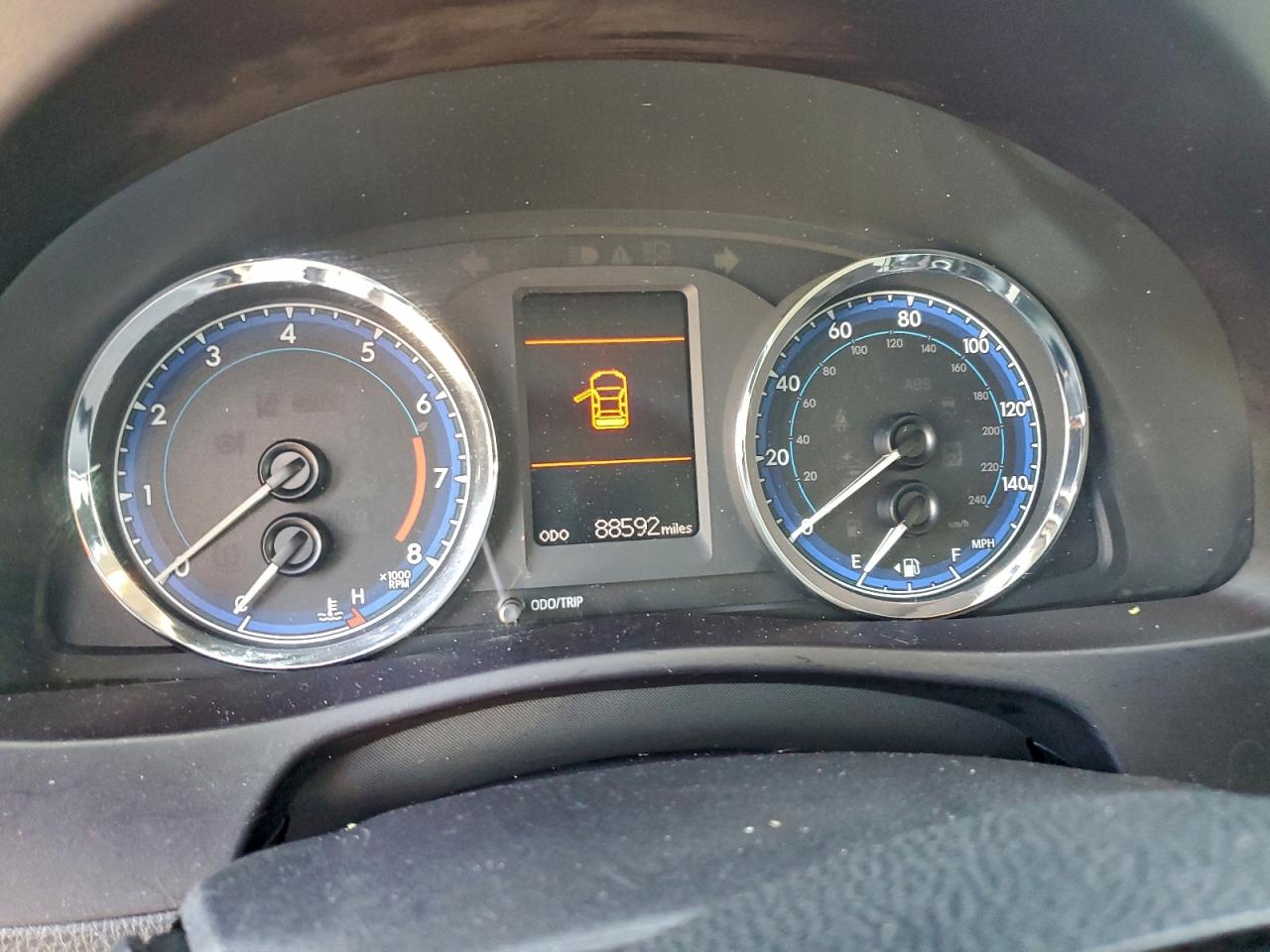 Toyota Corolla L Image 3