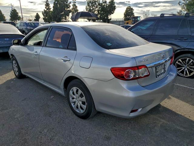 Toyota Corolla Base Image 11