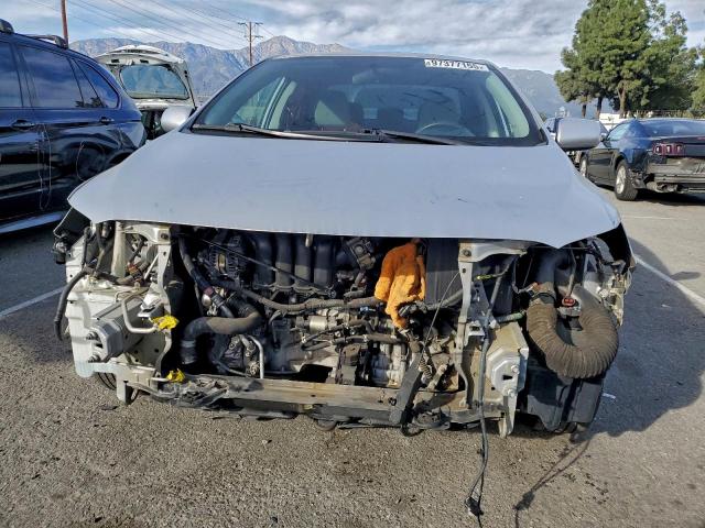 Toyota Corolla Base Image 3