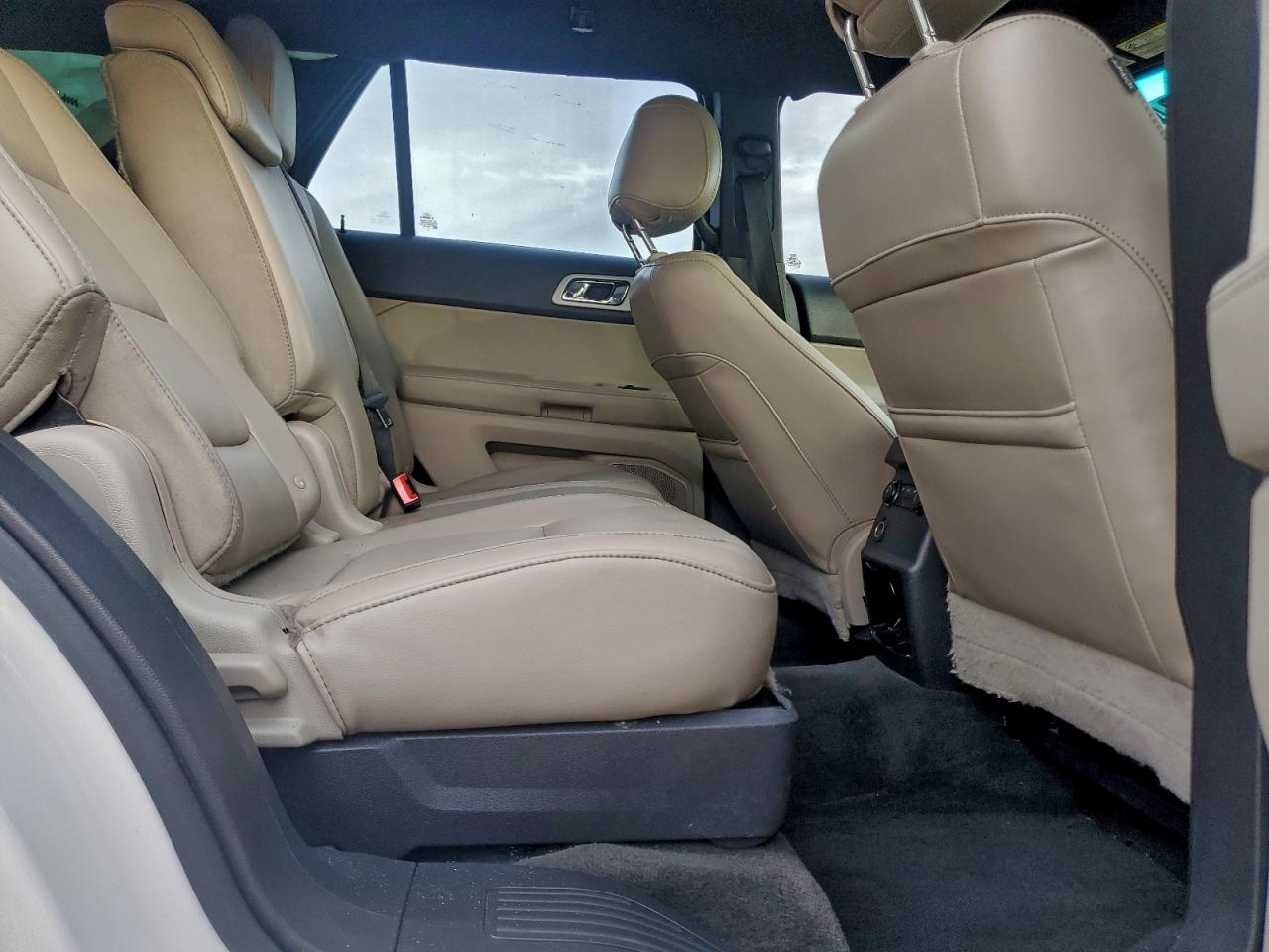 Ford Explorer Xlt Image 3