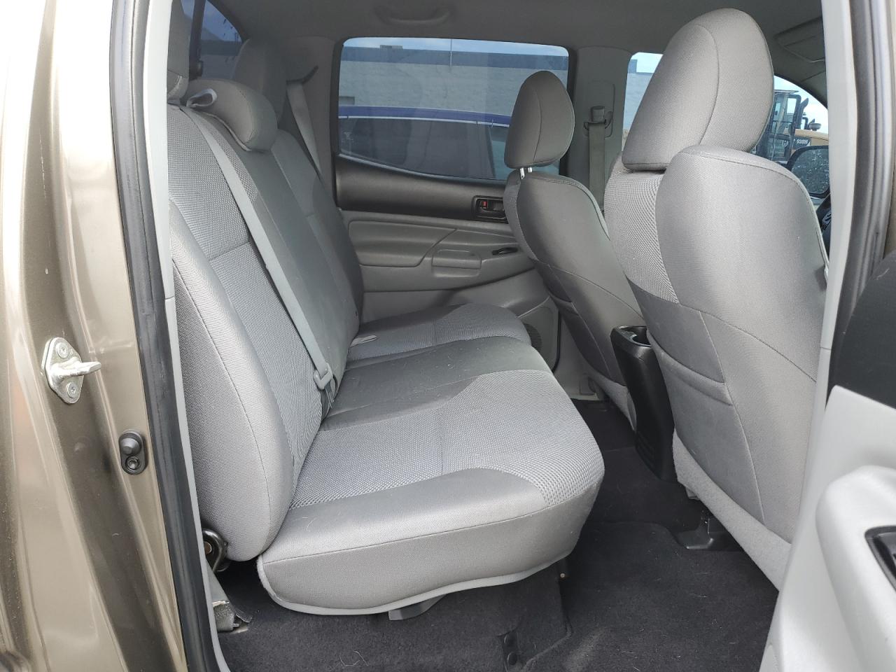 Toyota Tacoma Double Cab Long Bed Image 9