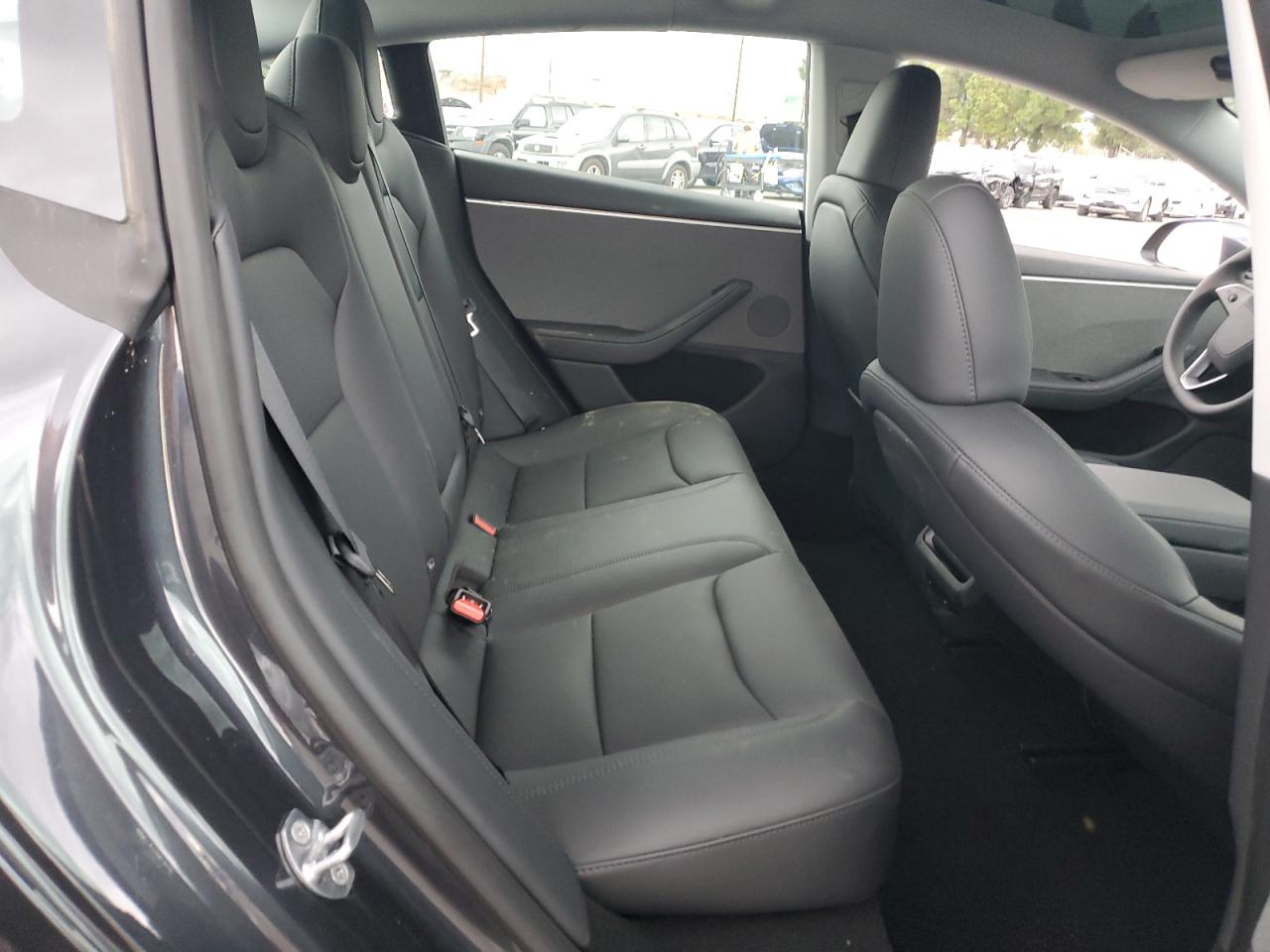 Tesla Model 3 Image 9