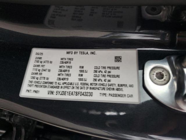 Tesla Model 3 Image 11