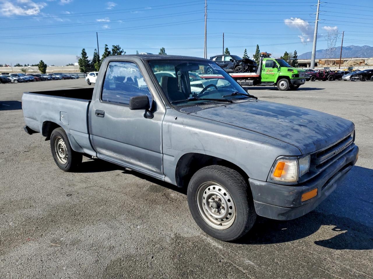 Toyota Pick Up 1/2 Ton Short Wheelbase Image 6