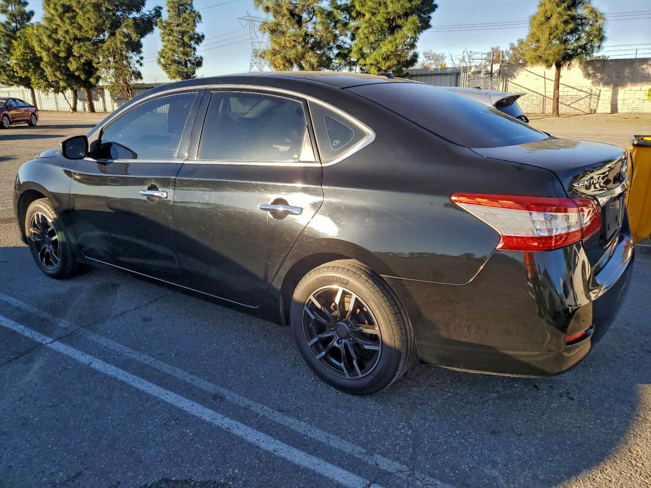 Nissan Sentra S Image 8