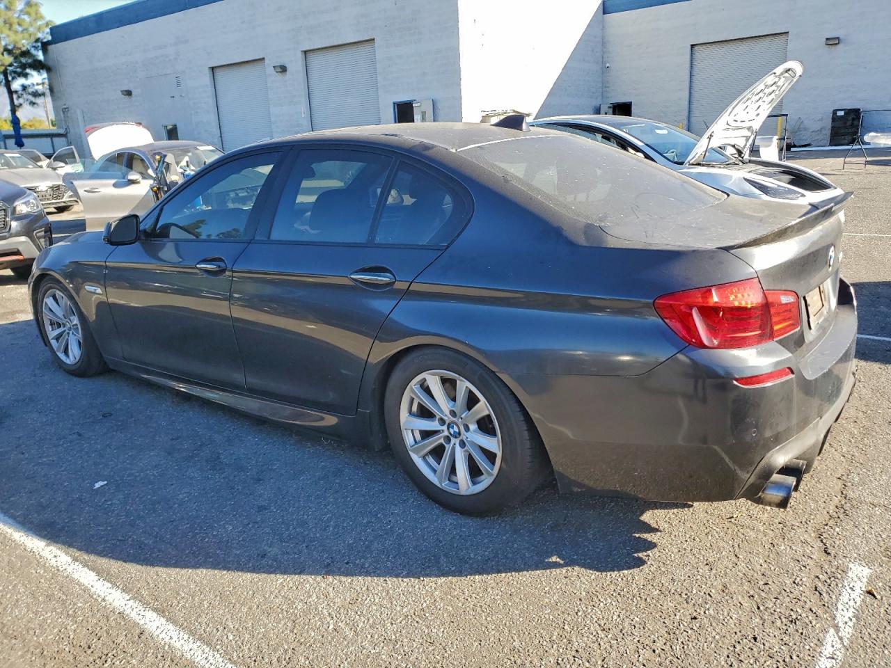 BMW 5 Series I Image 10