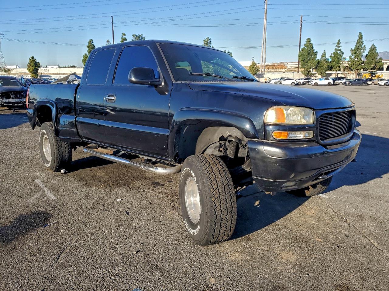 GMC Sierra K2500 Image 8