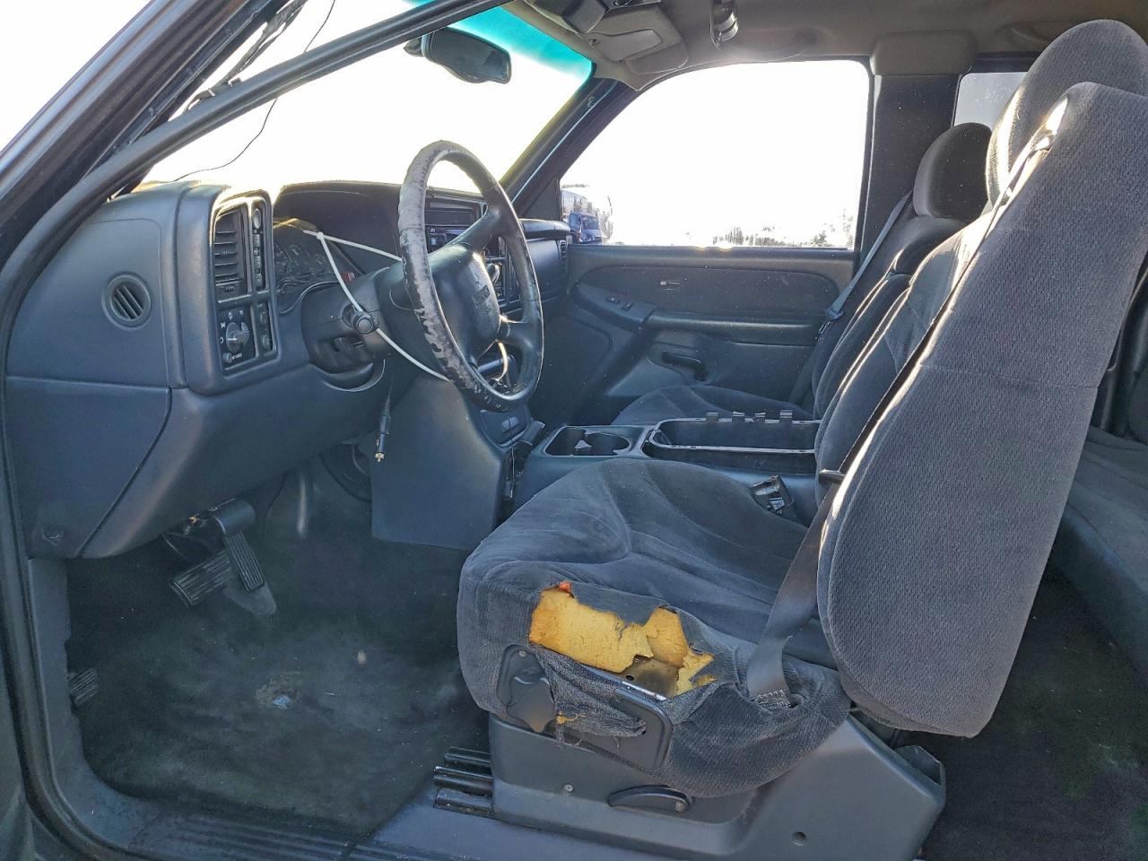 GMC Sierra K2500 Image 4