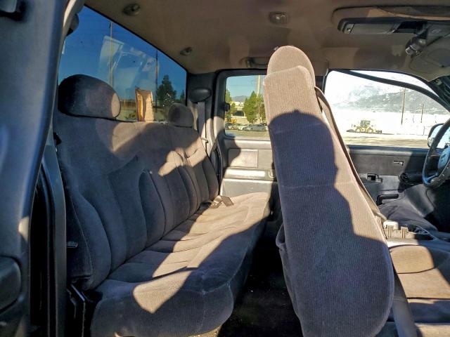 GMC Sierra K2500 Image 6