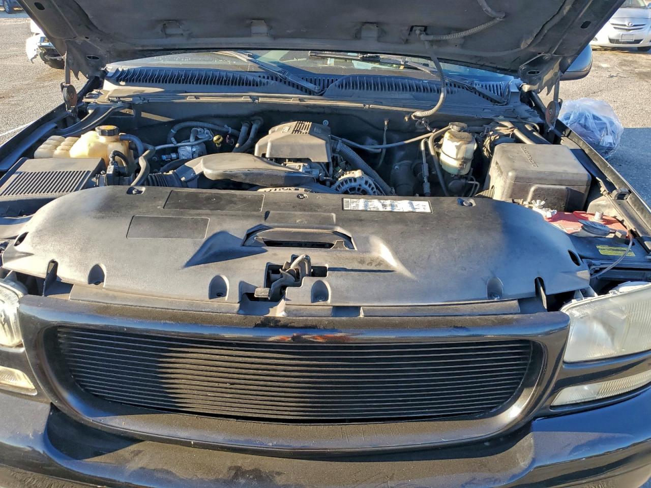 GMC Sierra K2500 Image 9