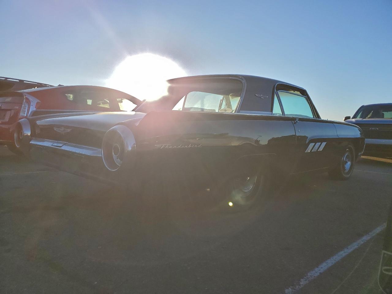 Ford Thunderbird Image 6